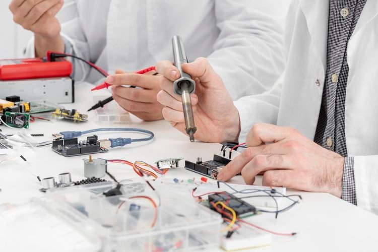 Teknisi Elektro Gaji Tinggi Prospek Cerah? Cari Tahu!